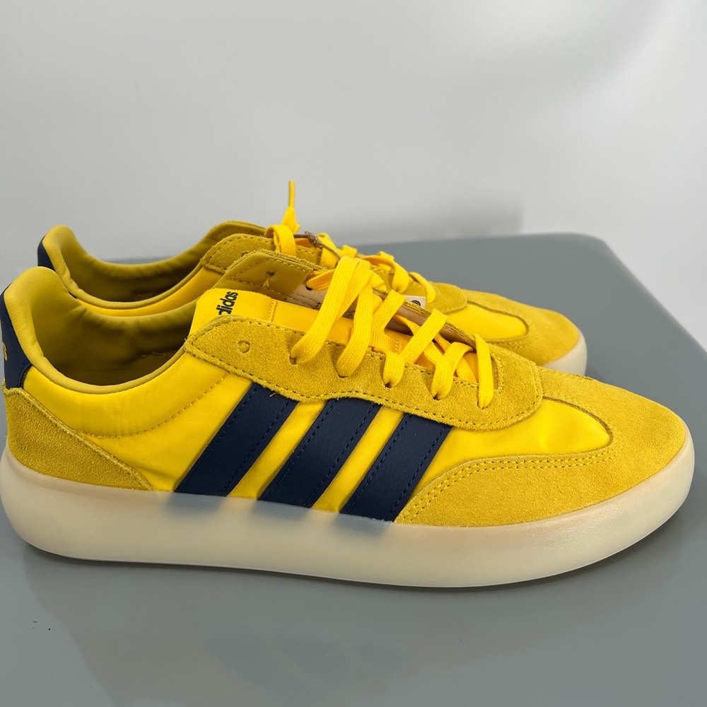 Adidas Barreda Decode Men's Size 9 Athletic Shoes Utility Yellow Navy Blue